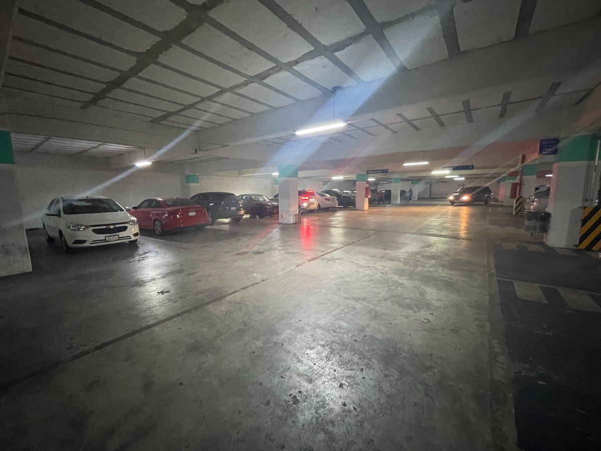 5 de 7: Estacionamiento de 3 niveles