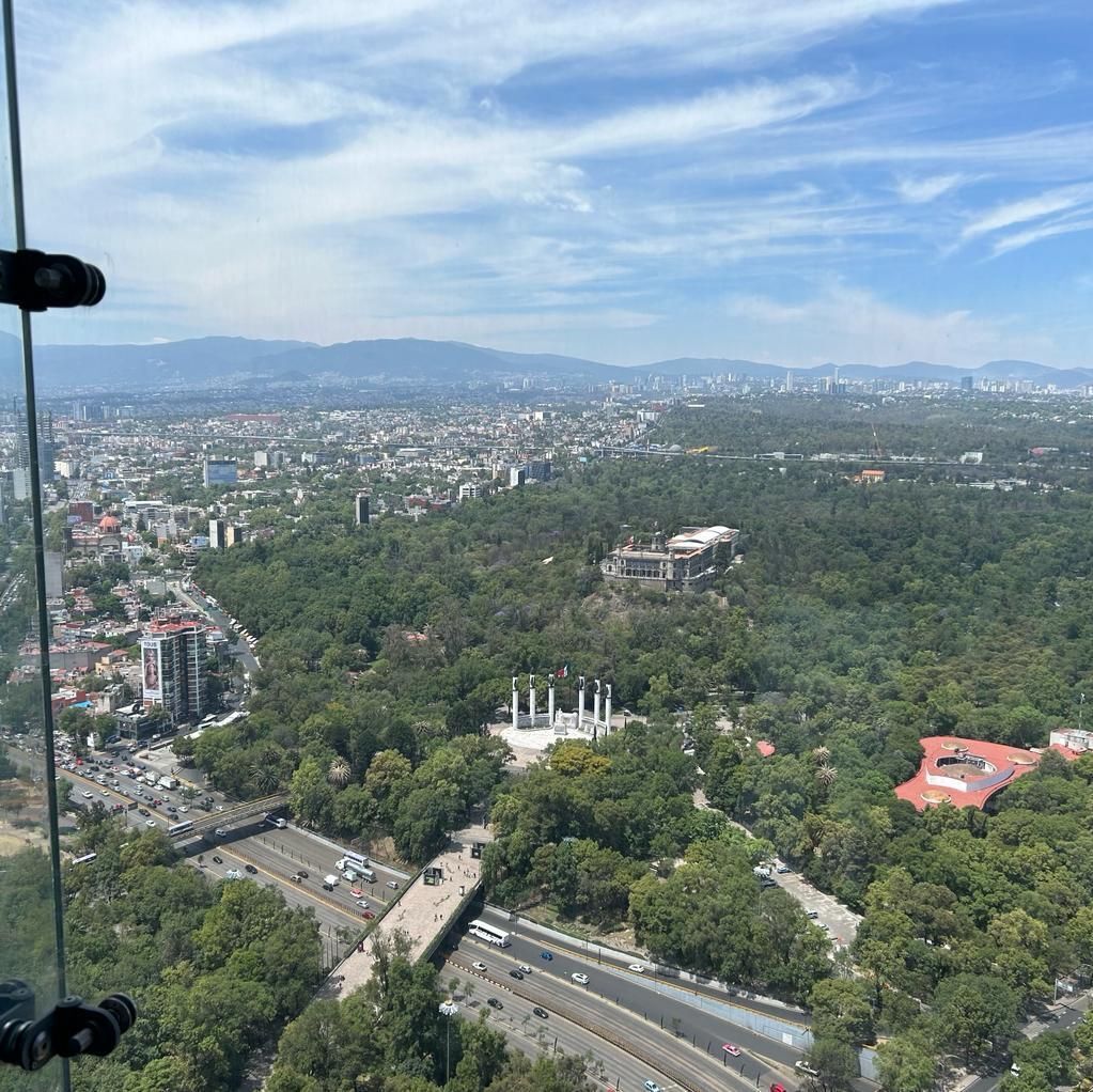 6 de 19: Vista hacia el Castillo de Chapultepec