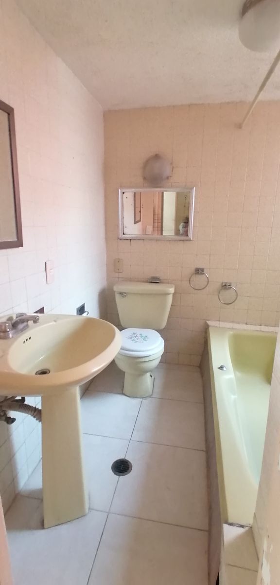 15 de 17: Bañocomplreto con jacusi compartido