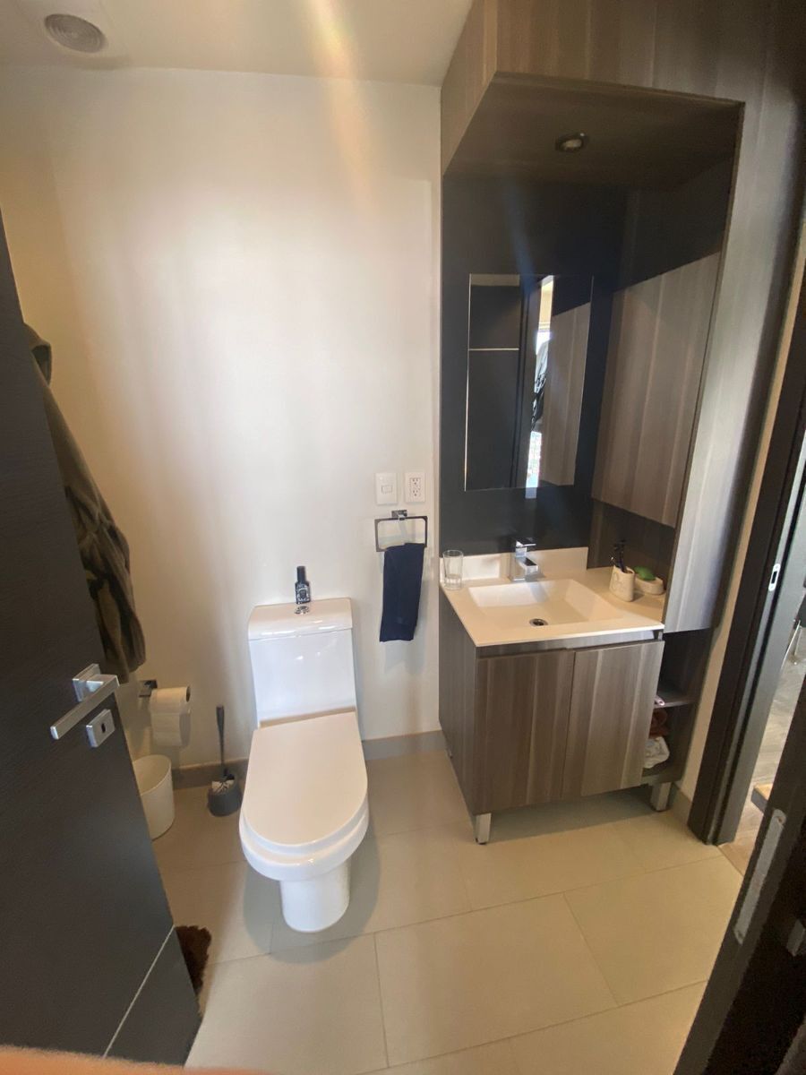 15 de 16: Baño completo