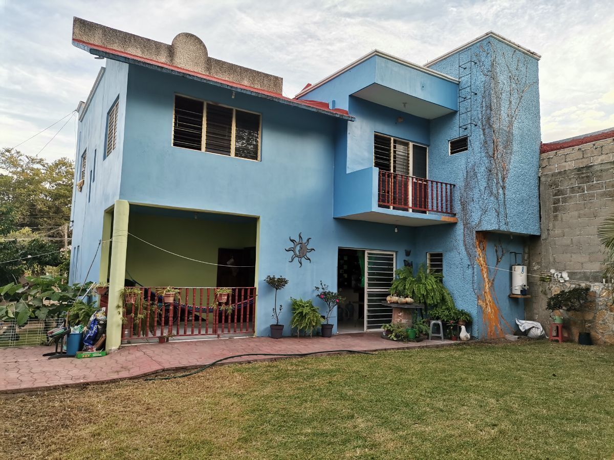 2 de 29: Fachada trasera