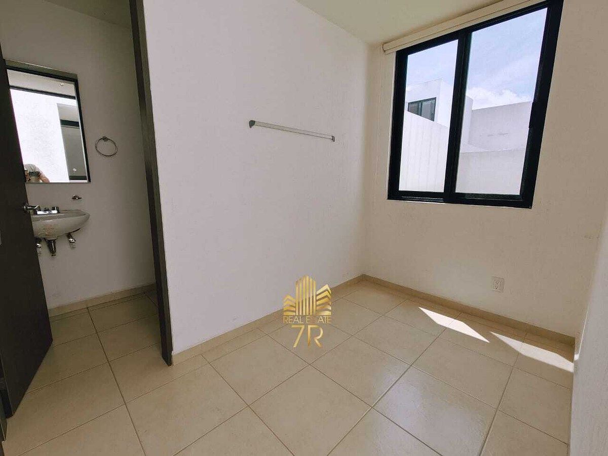 Cuarto de servicio y baño, foto 11 de 29