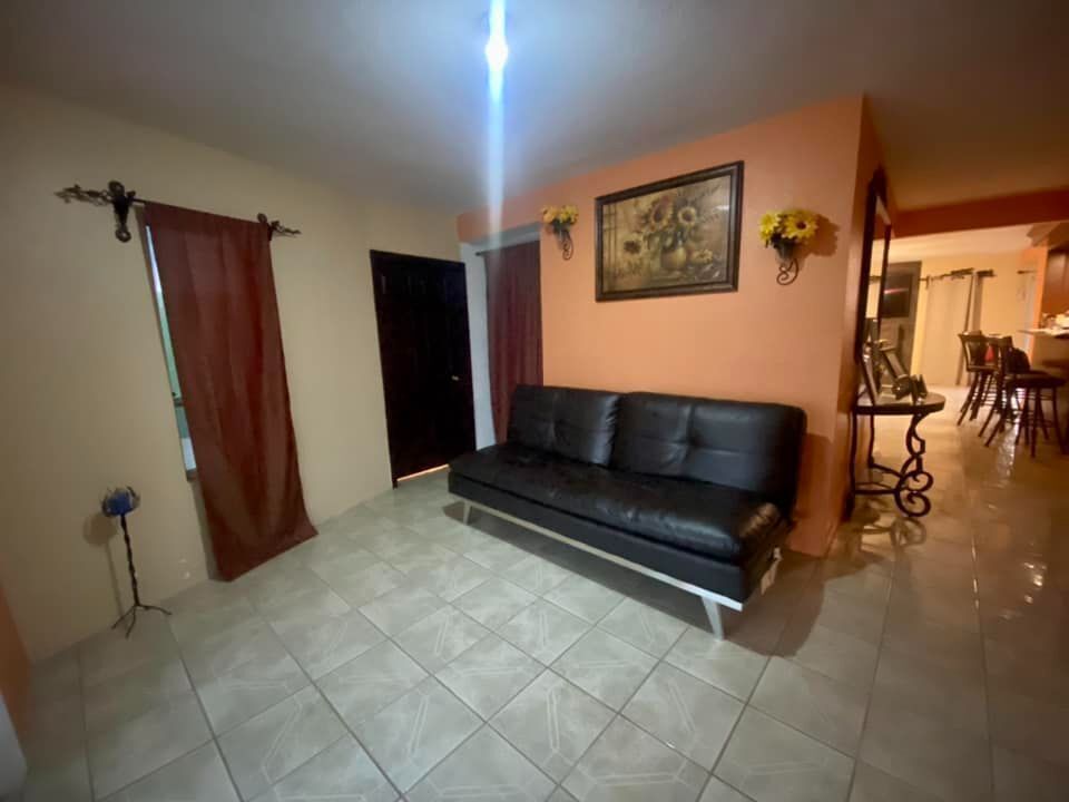 Planta baja, recibidor.