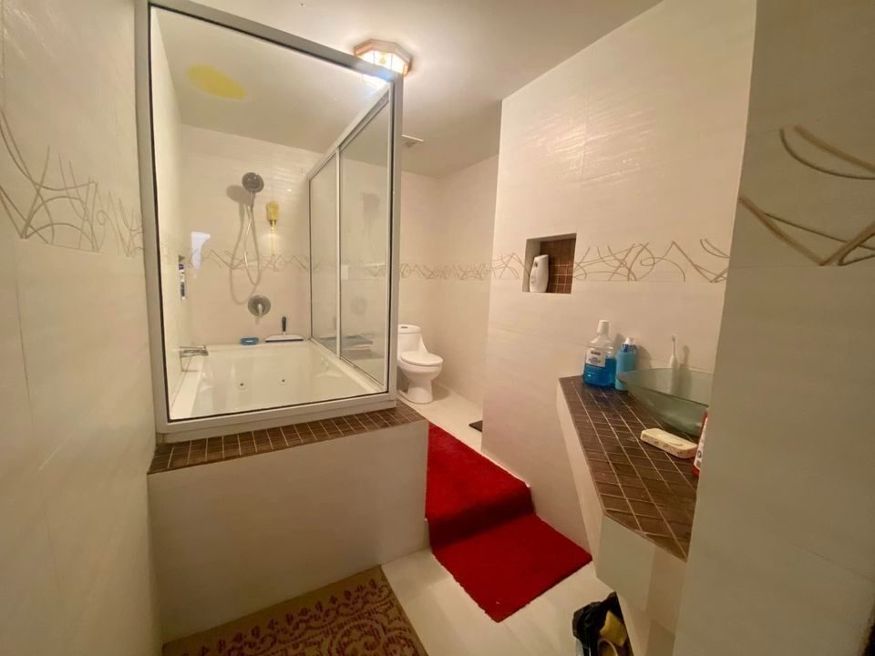 Planta Alta, Baño completo de recamara principal.