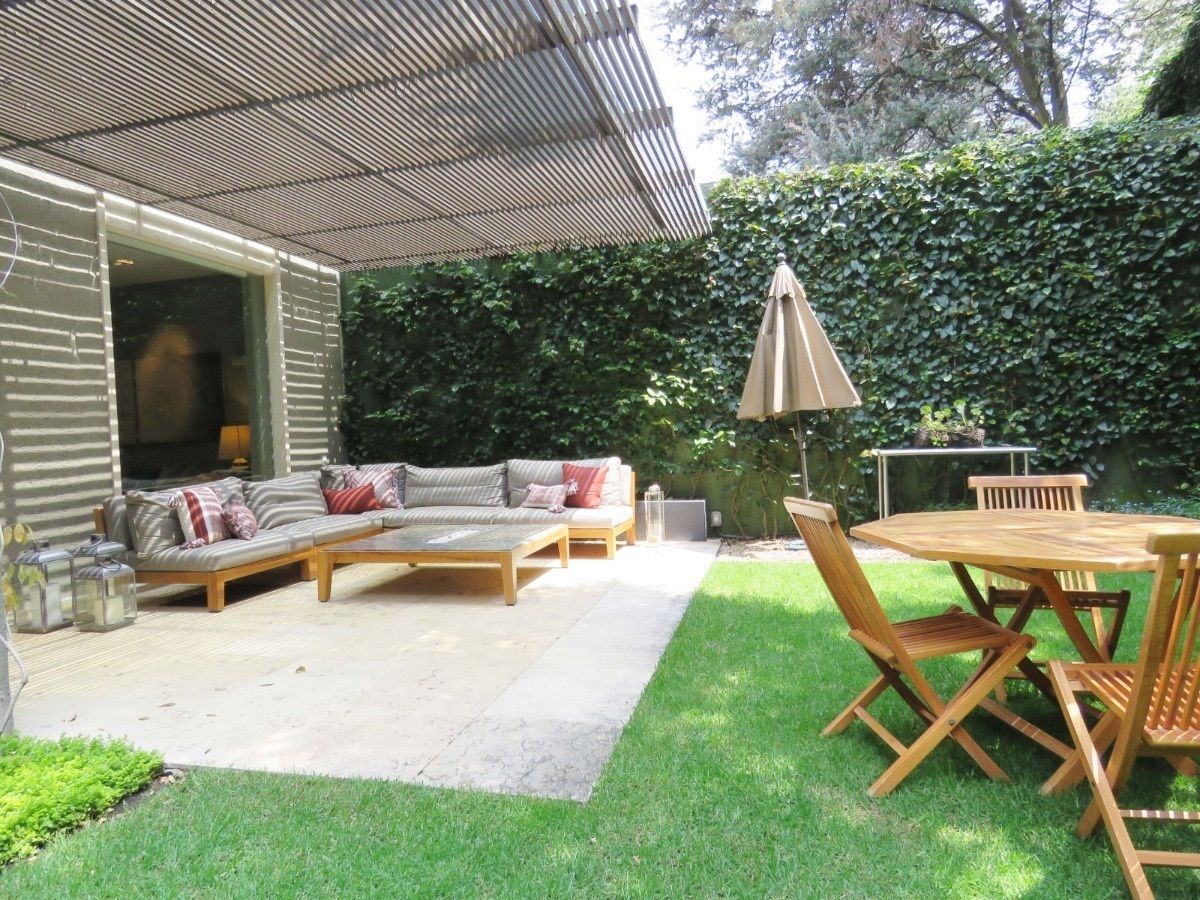 21 de 43: jardin con terraza techada