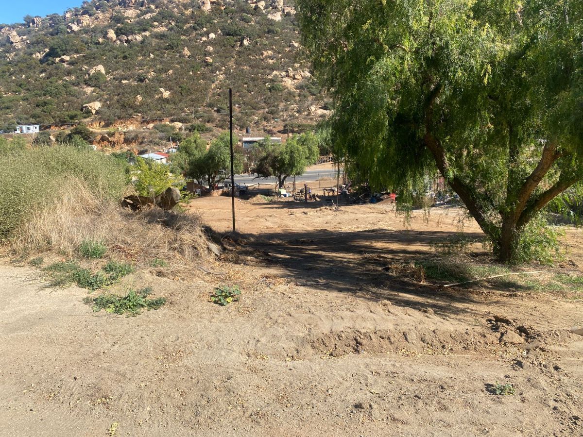 Terreno a Linea de Carretera en Nueva Hindu Tecate