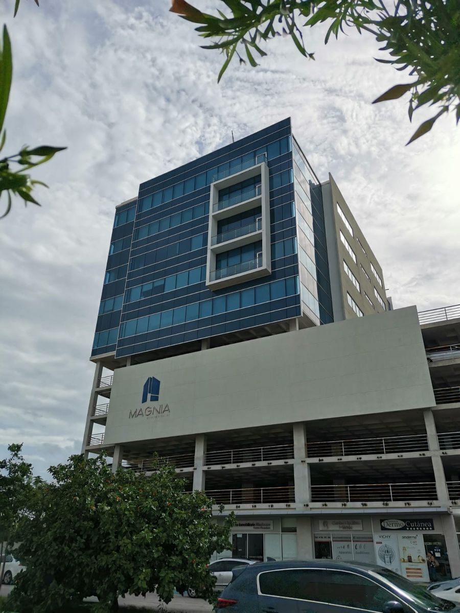 14 de 18: Vista exterior del edificio Magnia Altabrisa