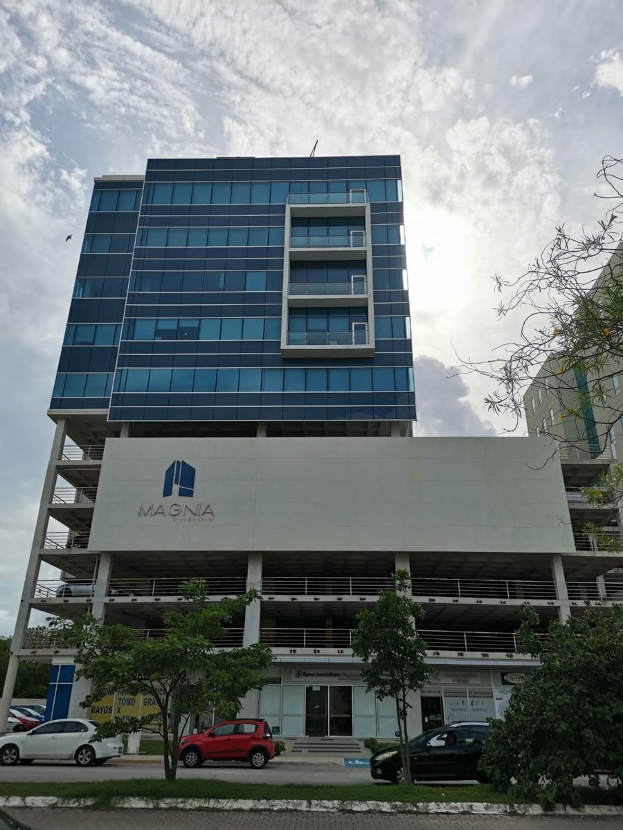 15 de 18: Vista exterior del edificio Magnia Altabrisa