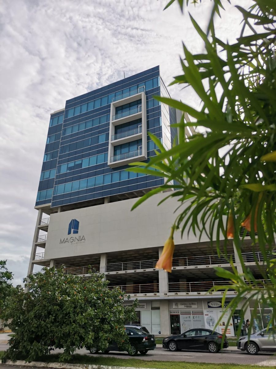 16 de 18: Vista exterior del edificio Magnia Altabrisa