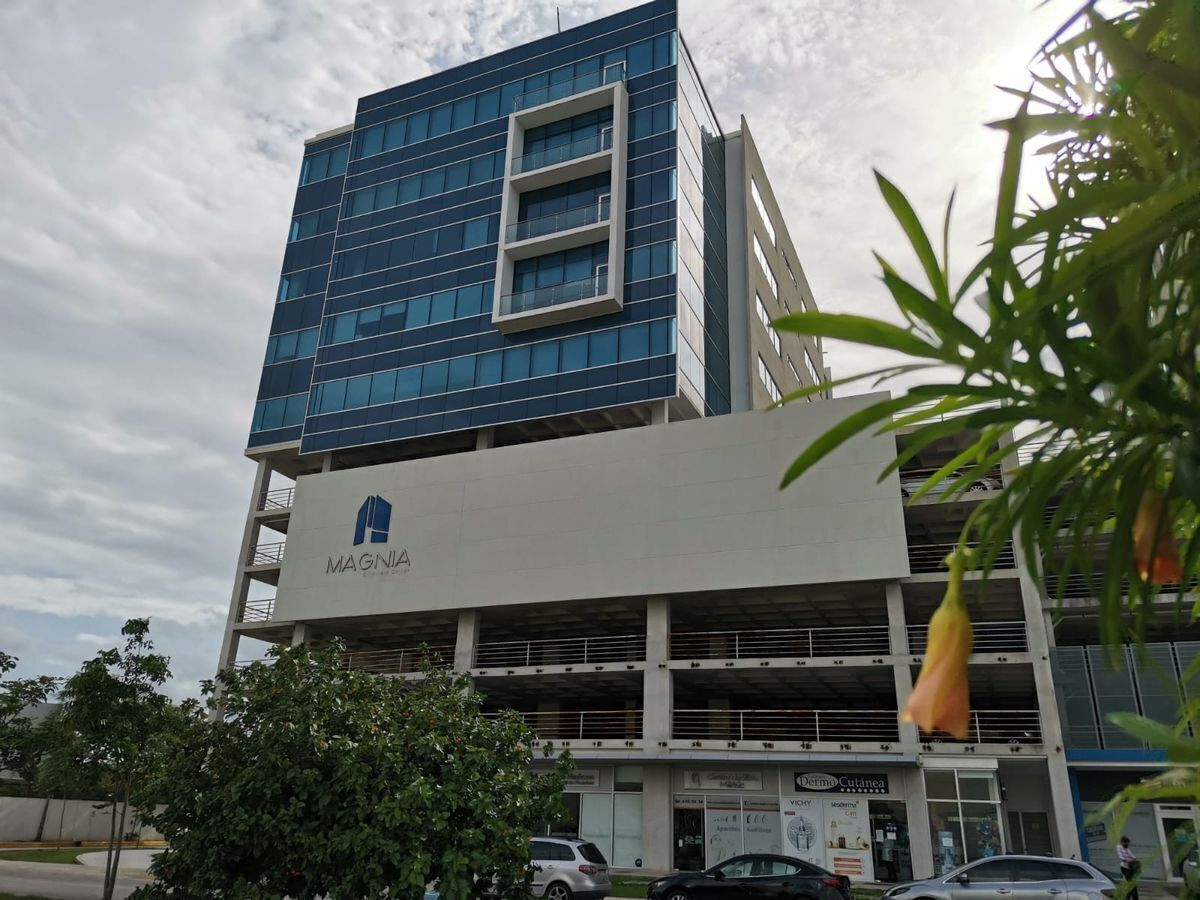 17 de 18: Vista exterior del edificio Magnia Altabrisa