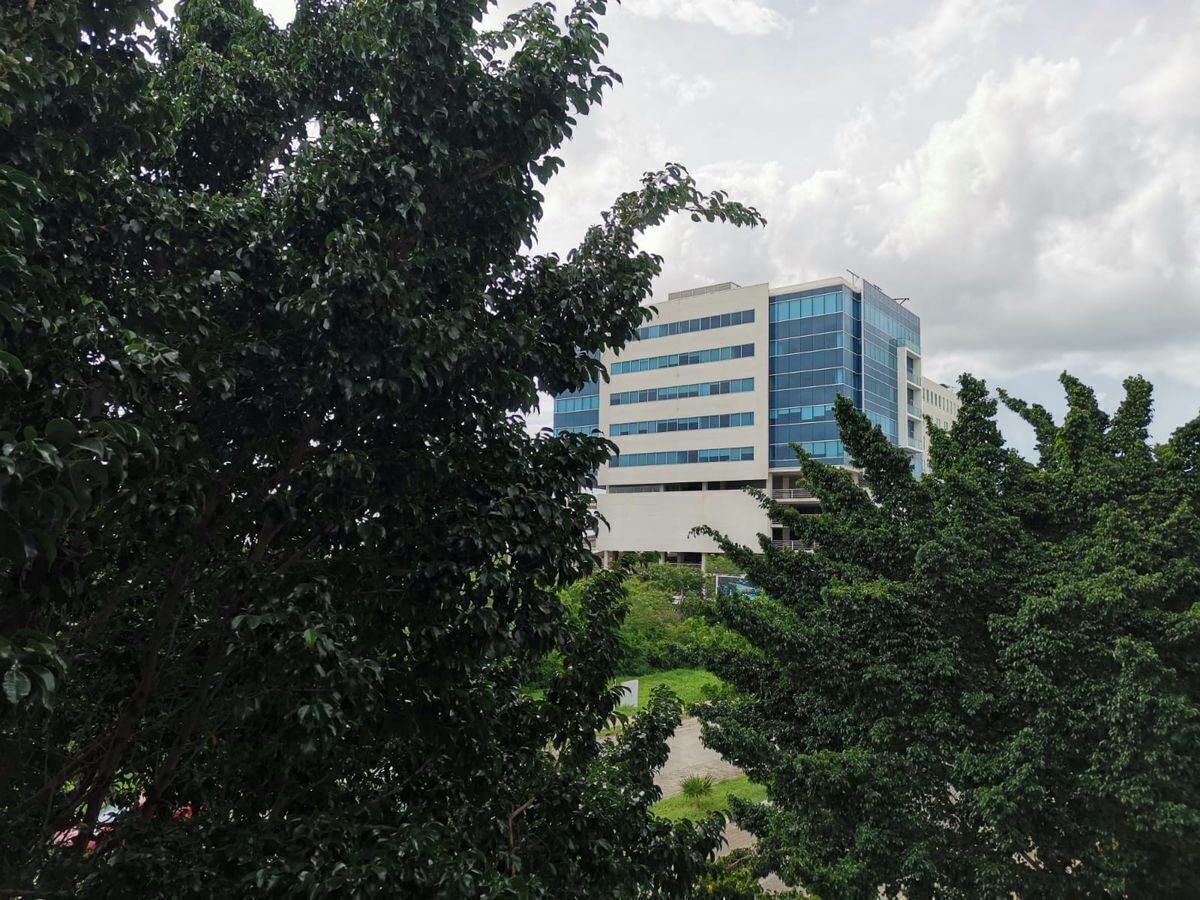 18 de 18: Vista exterior del edificio Magnia Altabrisa