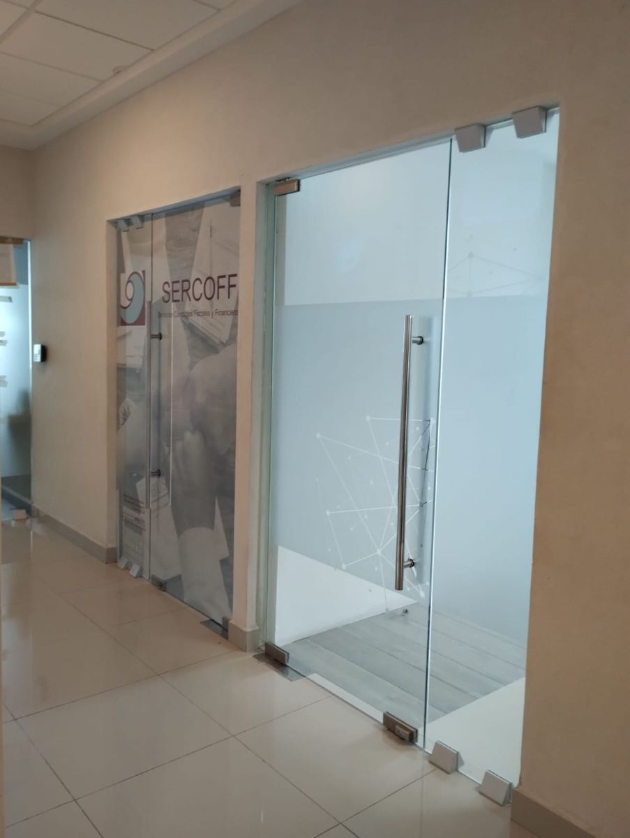 2 de 18: Acceso Oficina 912