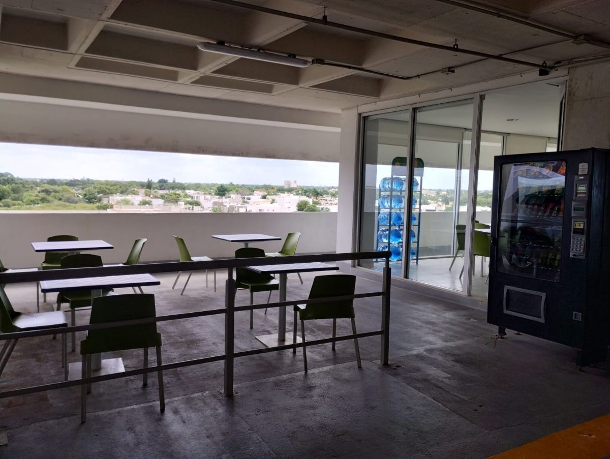 11 de 18: Area de comedor externo  para inquilinos  piso 6
