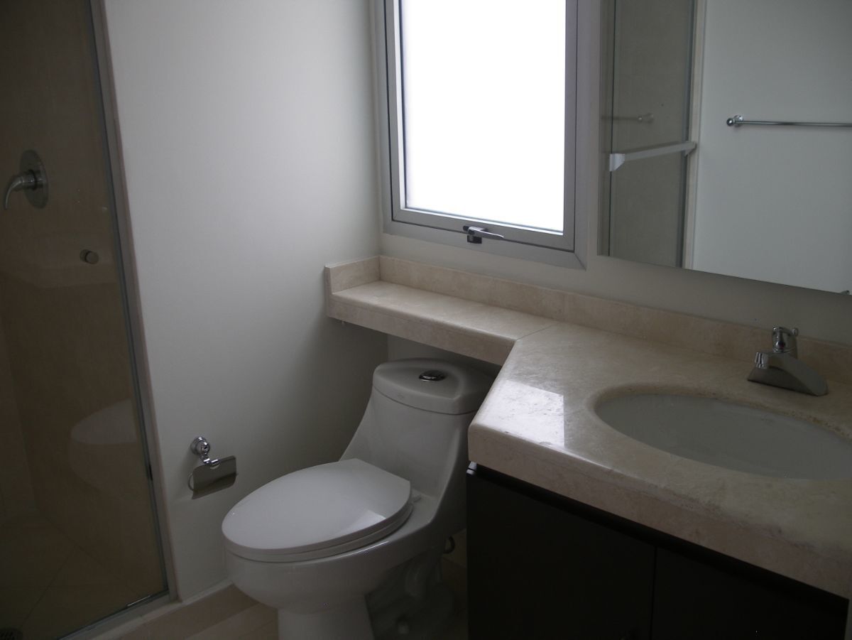 88, Cerrada de La Amargura, Lomas de la Herradura, 52785 con 3 Recámaras, 3 Baños, 260 Metros Cuadrados y 3 Puestos de Estacionamiento