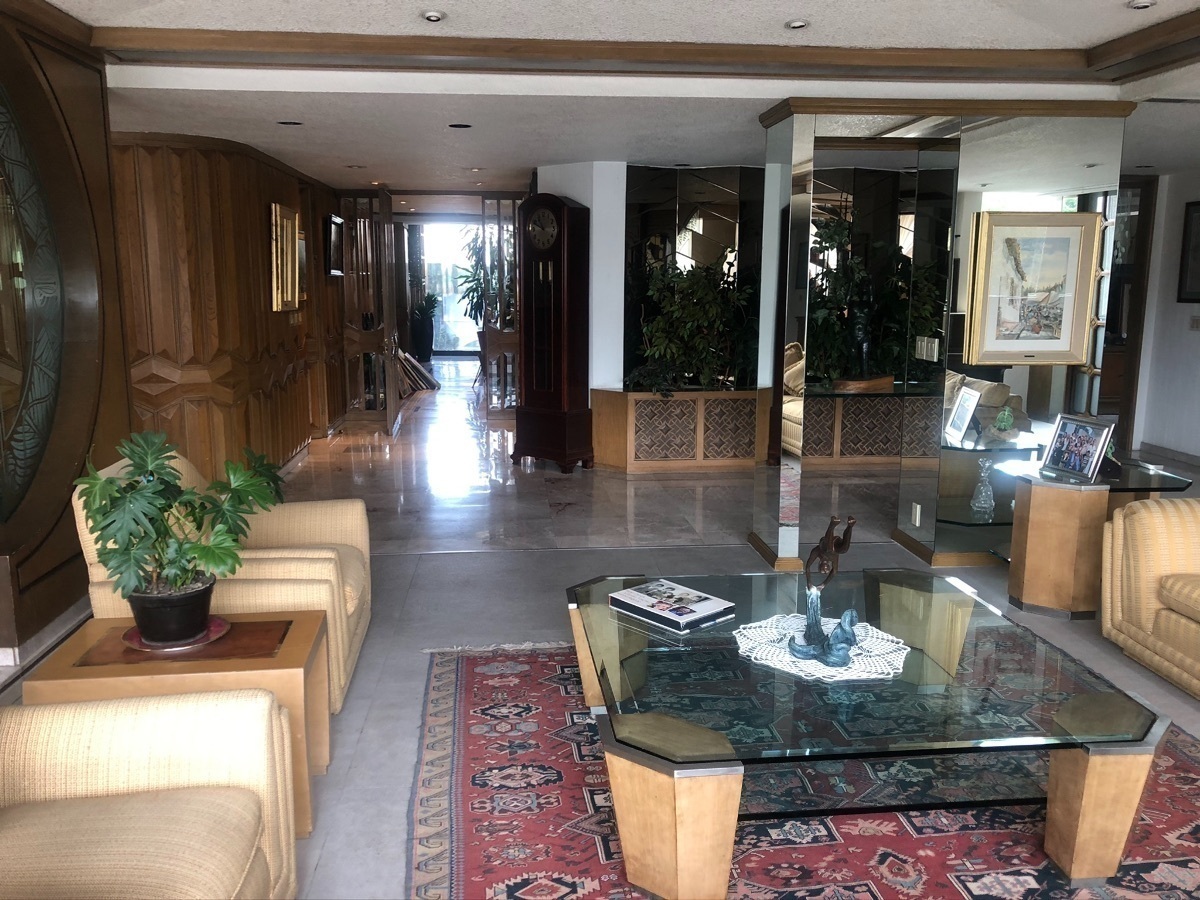 235, Sierra Chalchihui, Lomas de Chapultepec, 11000 con 3 Recámaras, 3 Baños, 360 Metros Cuadrados y 2 Puestos de Estacionamiento