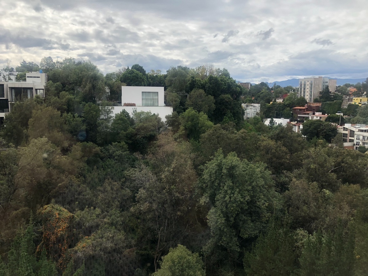 235, Sierra Chalchihui, Lomas de Chapultepec, 11000 con 3 Recámaras, 3 Baños, 360 Metros Cuadrados y 2 Puestos de Estacionamiento