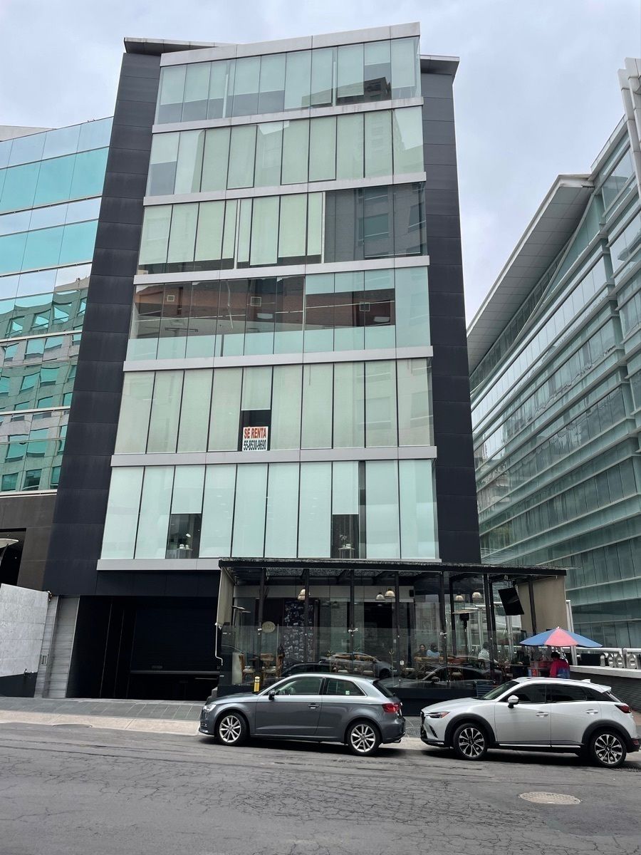 Oficina 2 Baños en Renta en Radiatas | 164m² | Luxxu