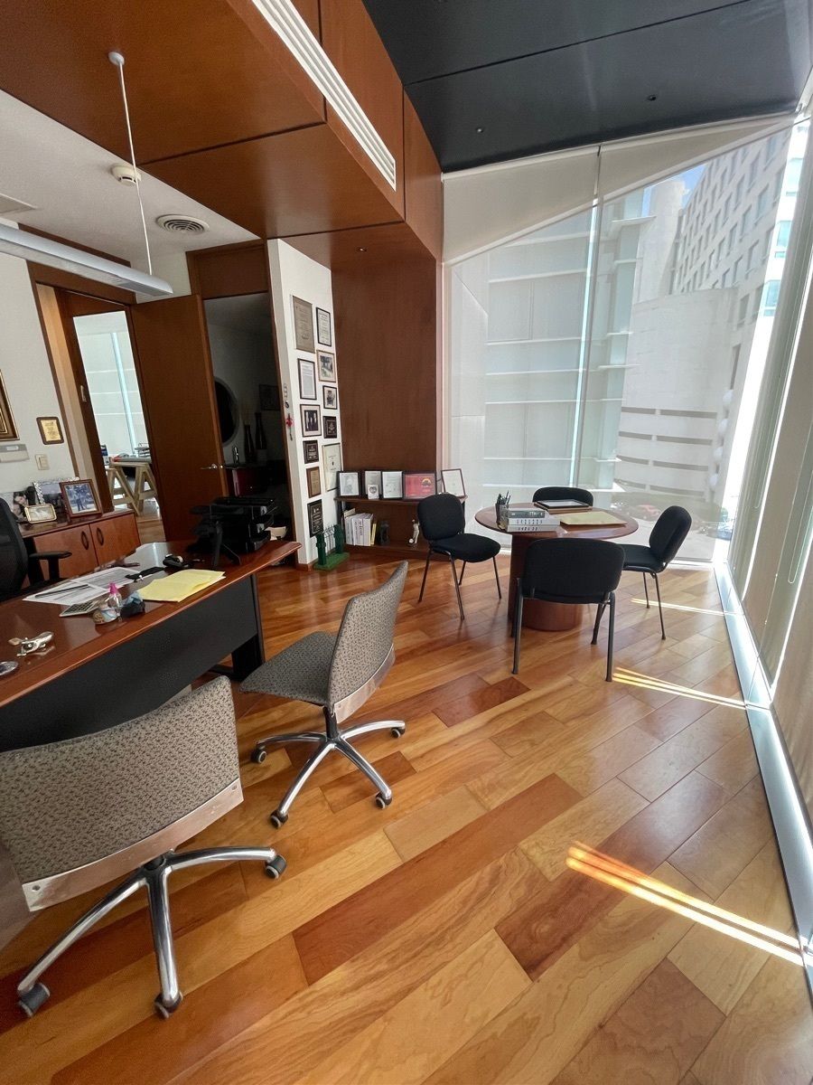 Oficina 2 Baños en Renta en Radiatas | 164m² | Luxxu