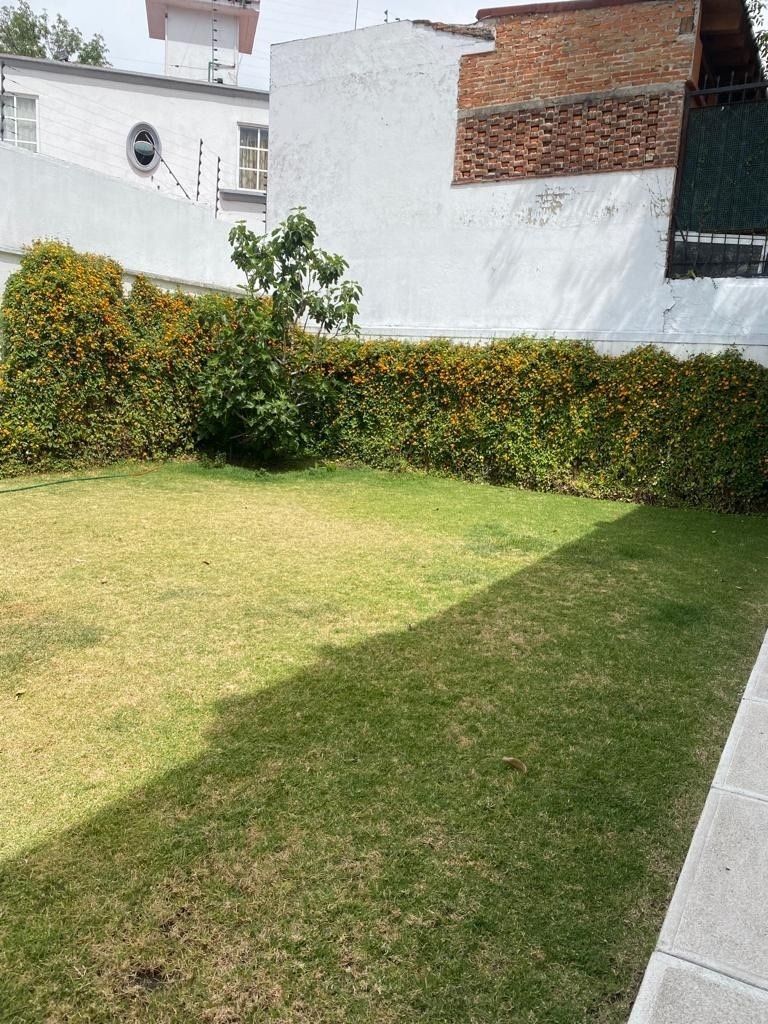 Se vende casa como terreno en reforma en lomas Chapulteoec para remodelar - foto 4