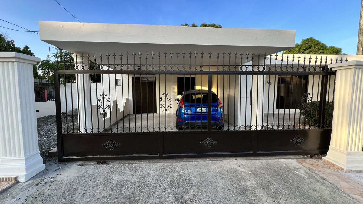 4 de 46: Photo from the garage