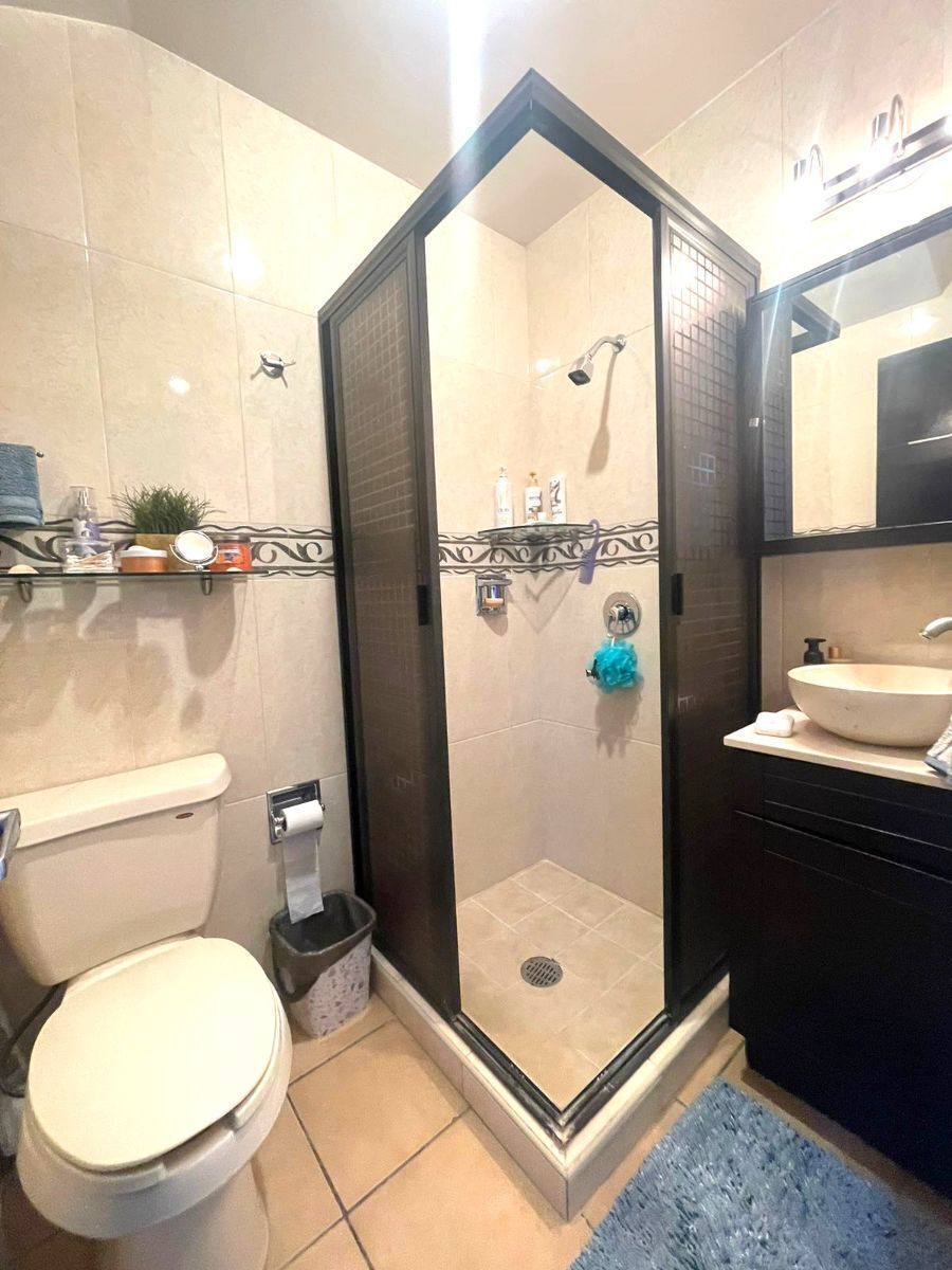 6 de 24: Baños con excelentes acabados