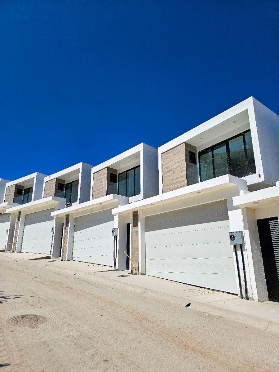 Casas en venta ENTRENUBES