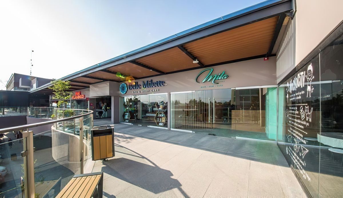 4 of 15: Local comercial en plaza DLucca Valle Real Zapopan.