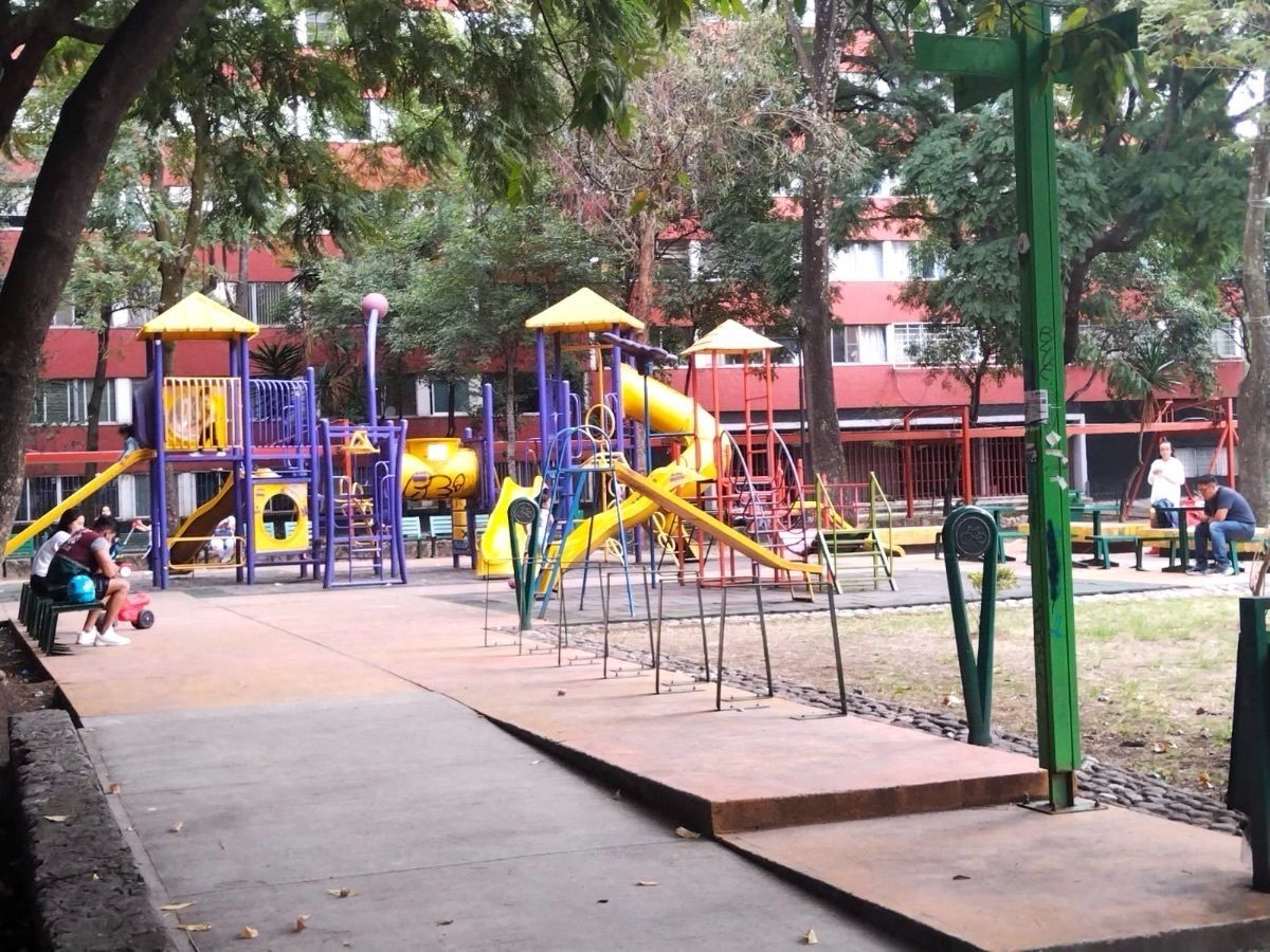 12 of 14: Área de Juegos infantiles