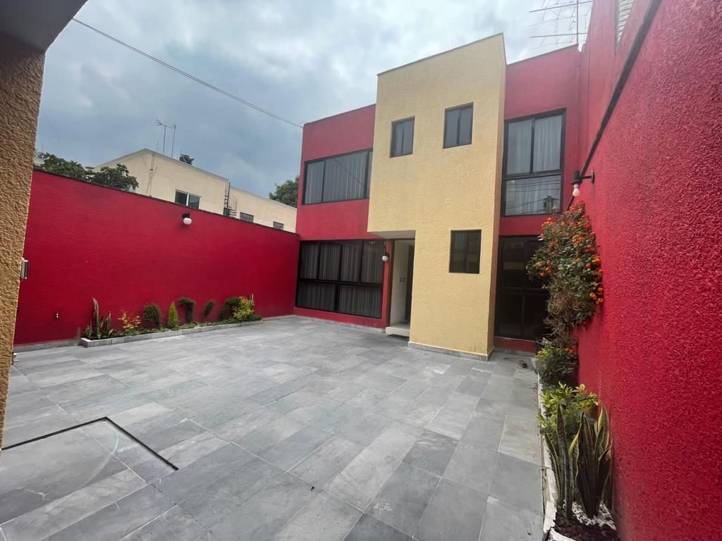 9 de 24: PATIO TRASERO