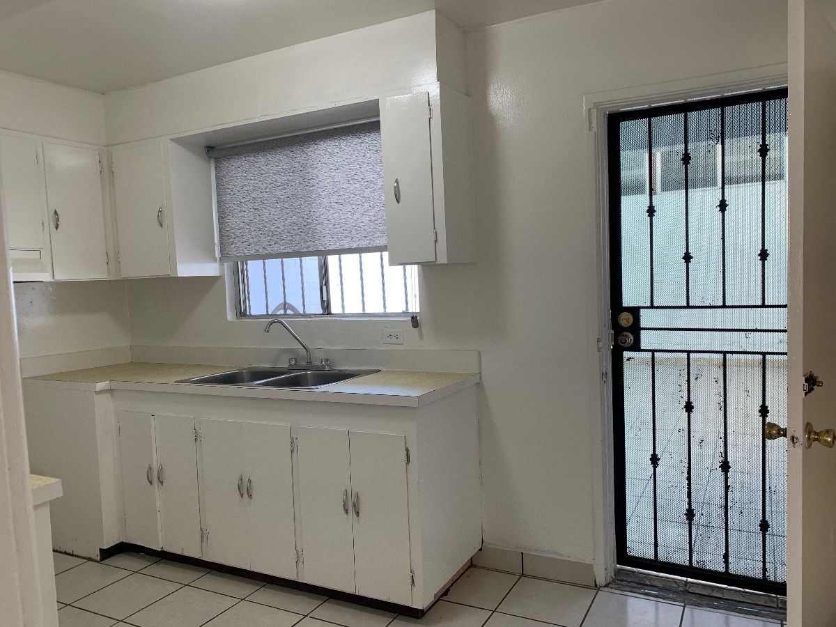 Departamento en renta, amplio, con excelente ubicacion, Zona La Mesa, foto 1 de 18