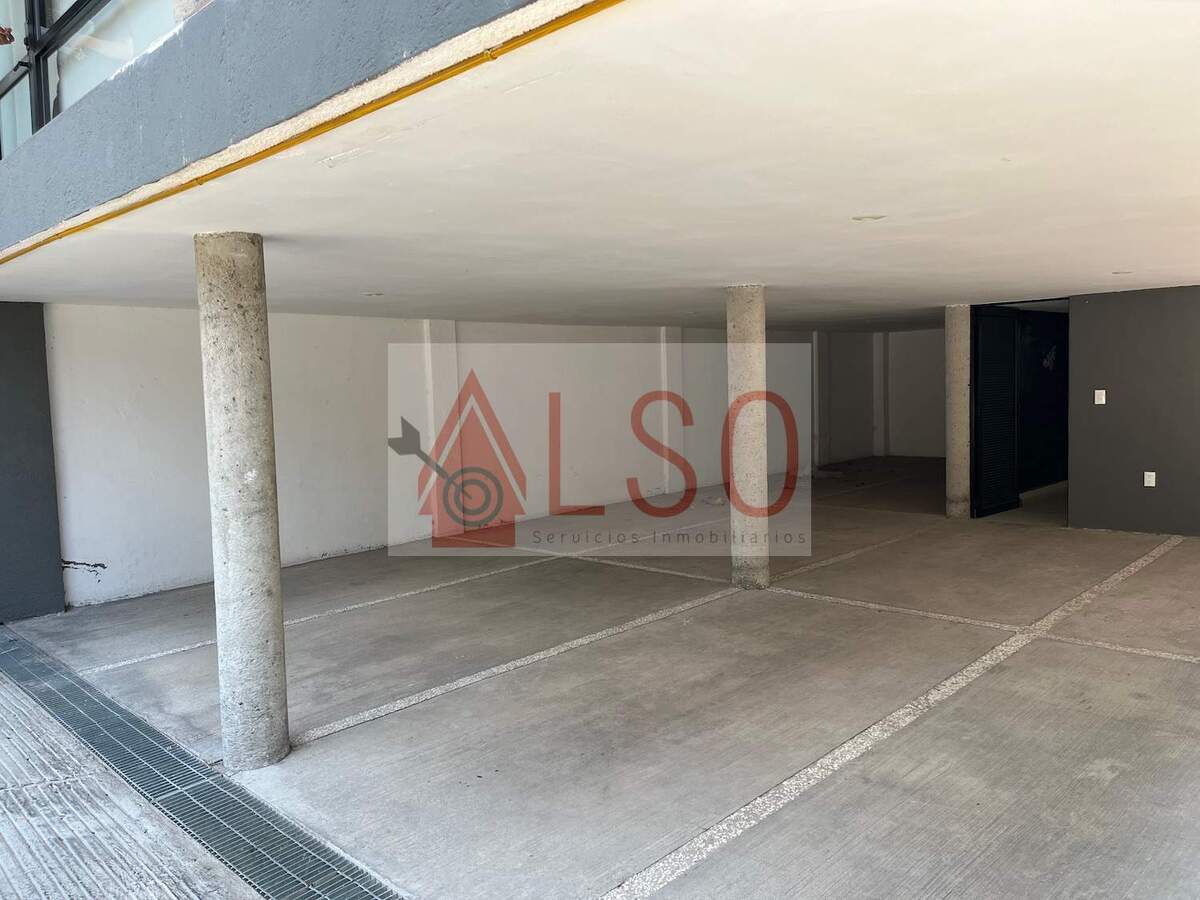 3 de 21: Estacionamiento