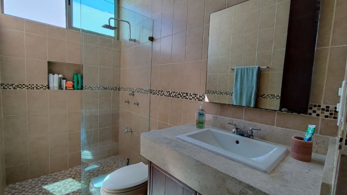 21 de 33: *Muebles y accesorios no incluidos