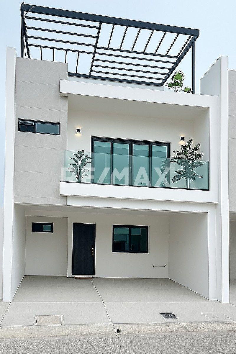 Casa en Venta Sobre Blvd Clouthier, Muy Cerca de Plaza Monarca Tijuana