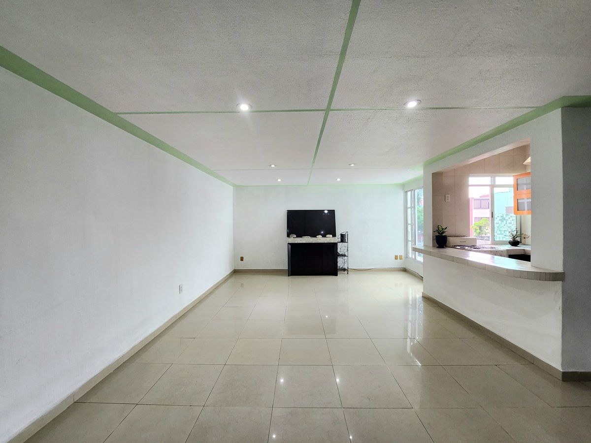 1 de 19: Sala comedor