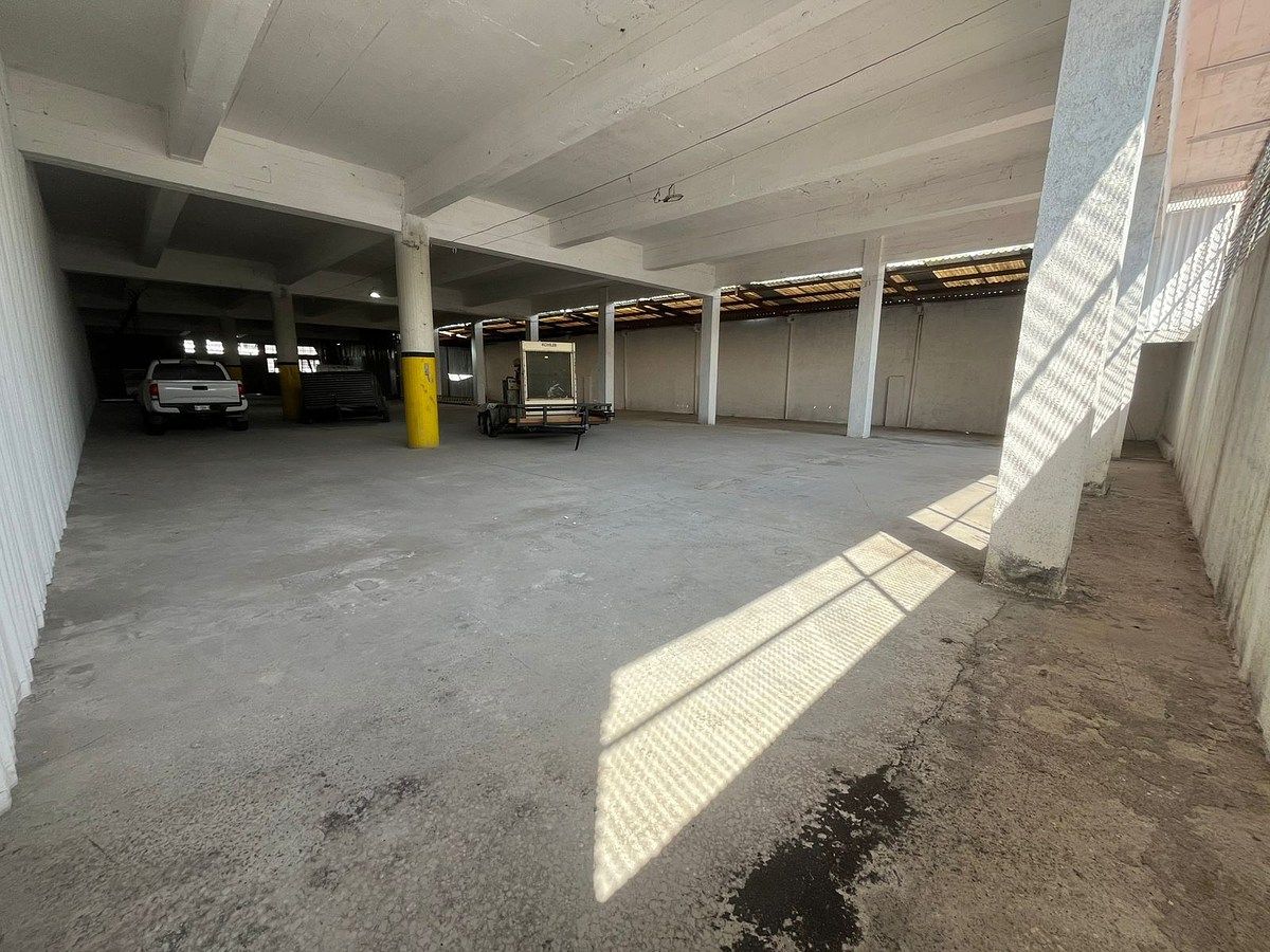 Bodega comercial en Ciudad Universitaria, San Nicolás de los Garza, foto 9 de 12