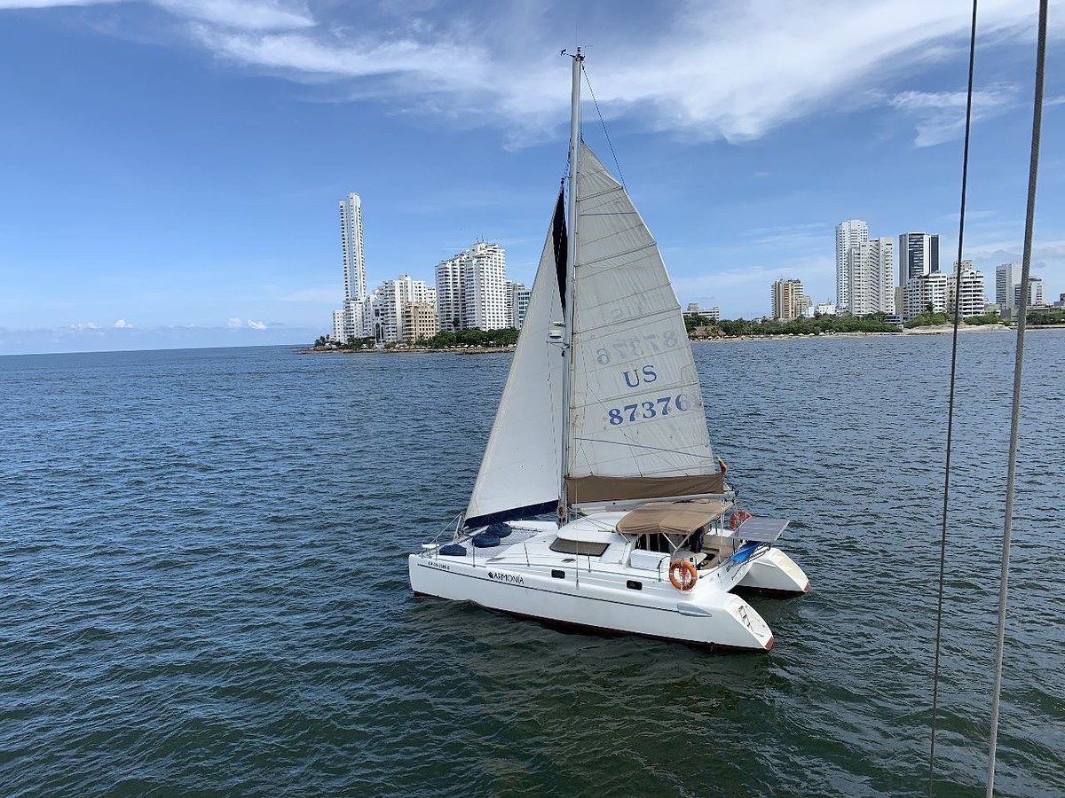 SIRENAS DE CATAMARÁN DE 40 PIES, foto 1 de 34