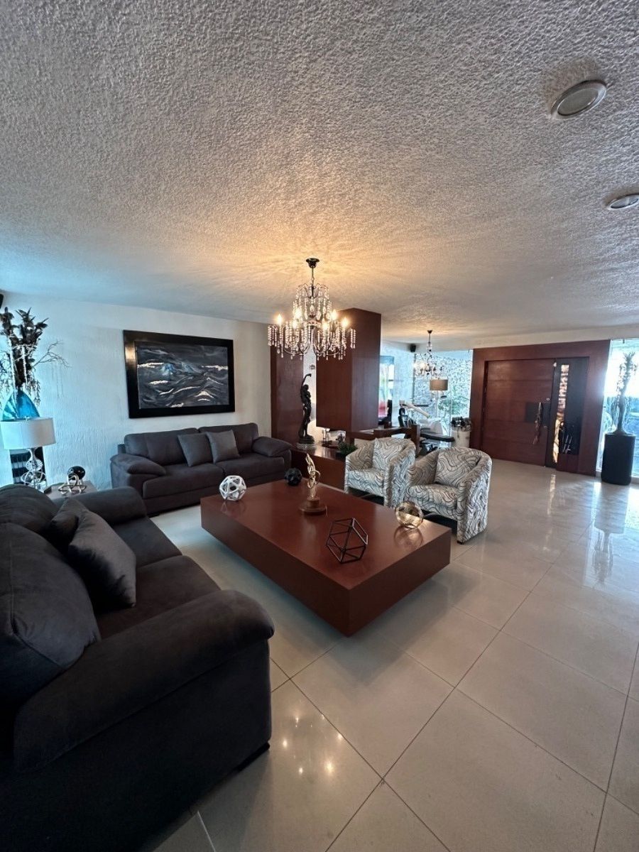 Casa en venta 3 recamaras, salón de juegos en providencia