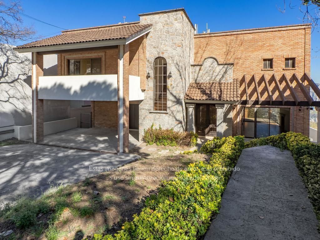 3 de 33: Casa en Venta Col. Villa Montaña