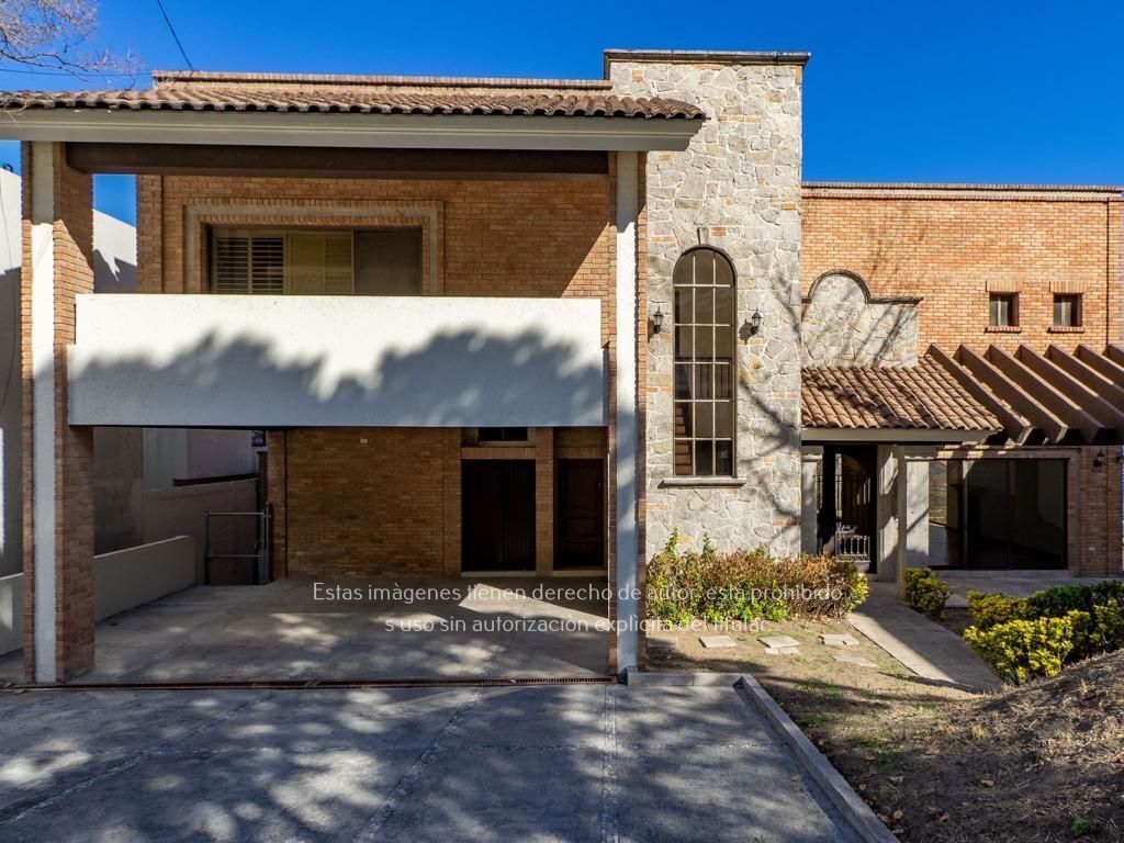2 de 33: Casa en Venta Col. Villa Montaña