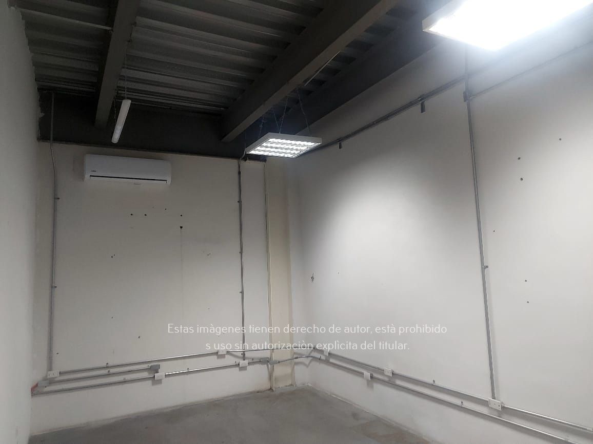 3 of 14: Local en RENTA Central Plaza 97m2
