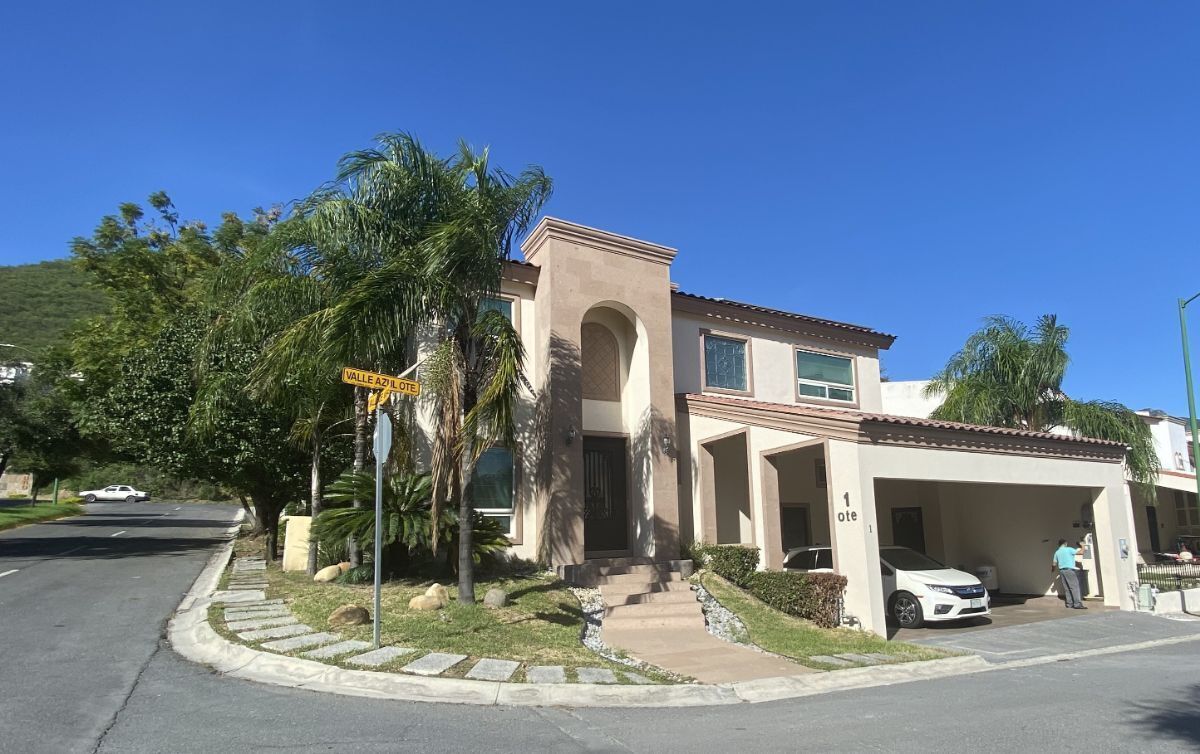 CASA EN RENTA SIERRA ALTA RINCON DEL VALLE