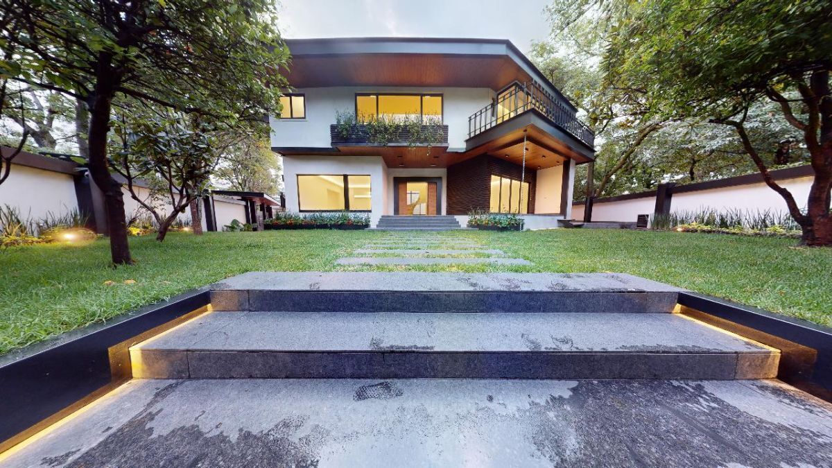 1 de 40: Casa en Venta en Bosques de las Lomas Rayo Vende ®