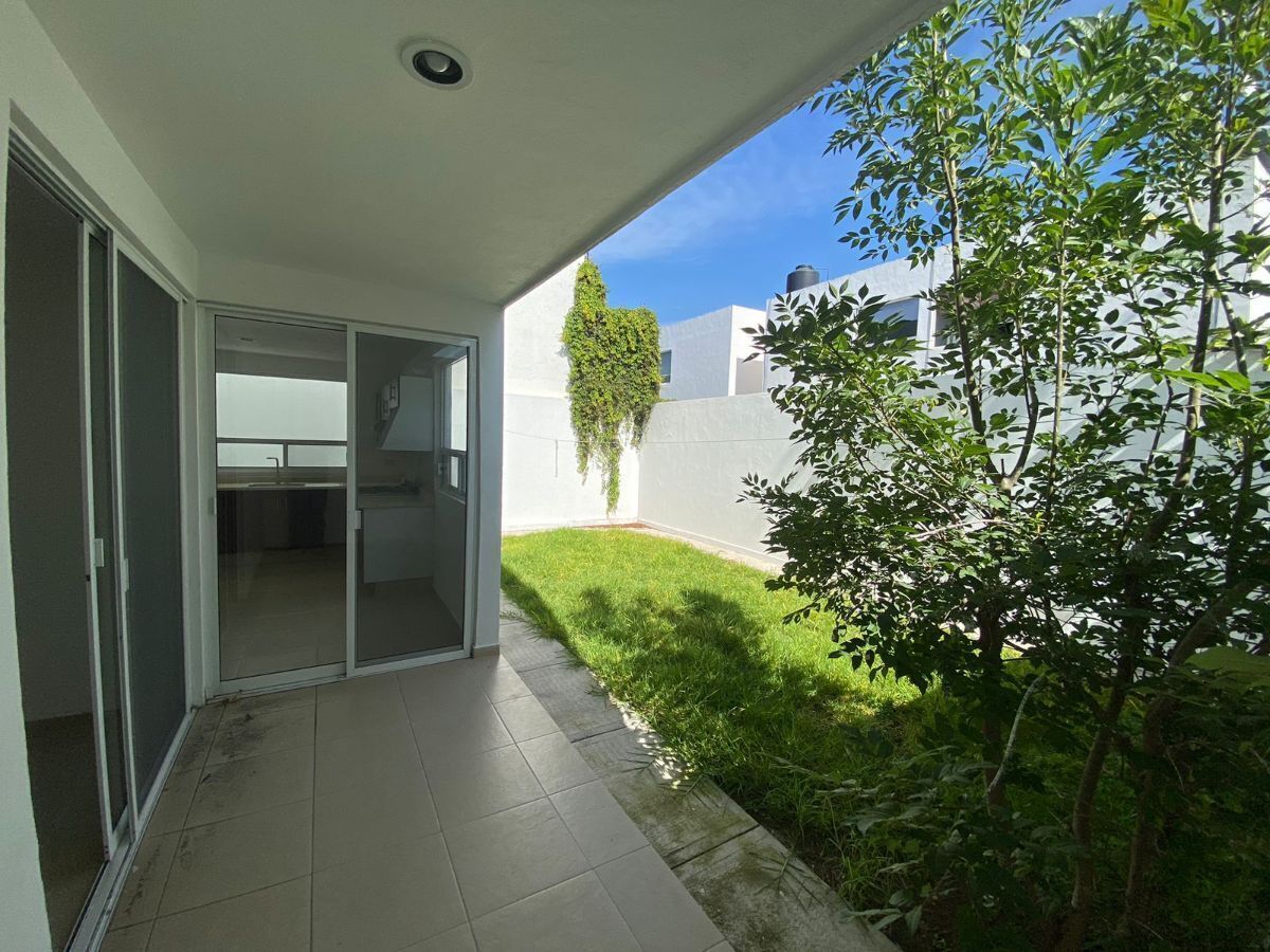 9 de 36: jardín con acceso desde sala/comedor y cocina