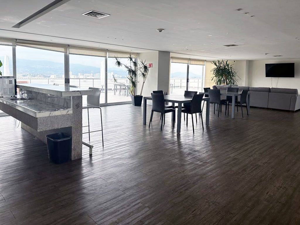 17 of 20: Sky lounge