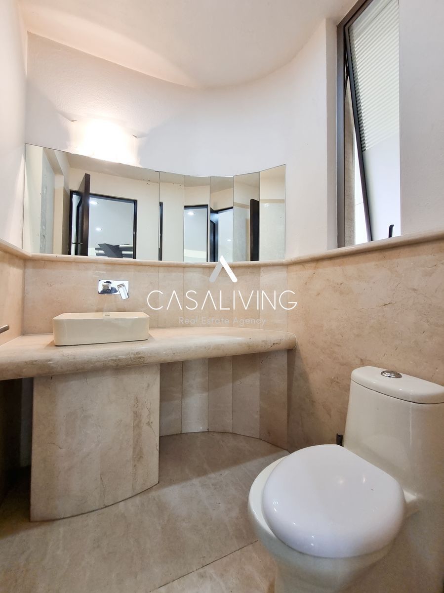 Medio baño de visitas