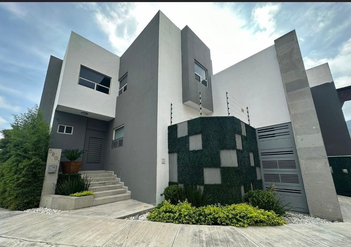 Casa à venda na Privada Fundadores, muito perto de San Pedro!, foto 1 de 16