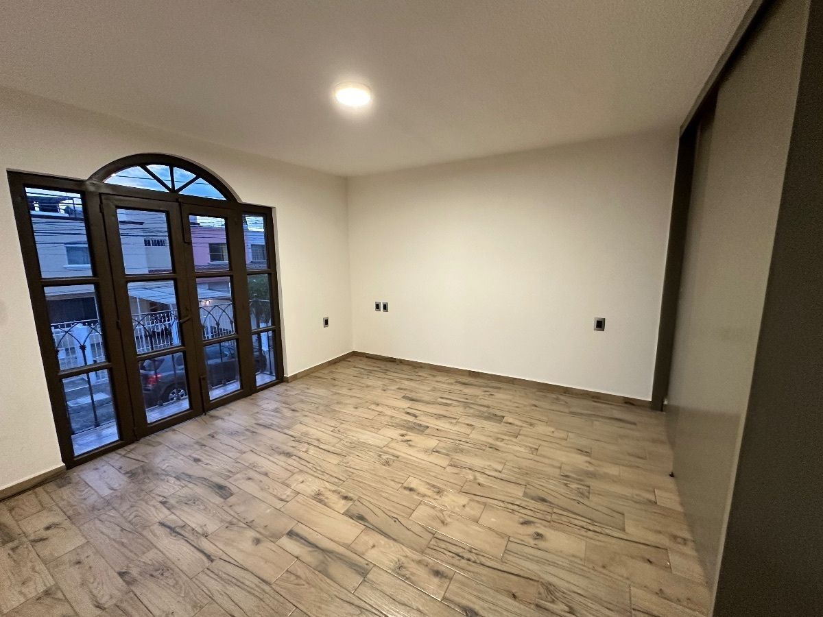 3 of 14: Habitación Principal