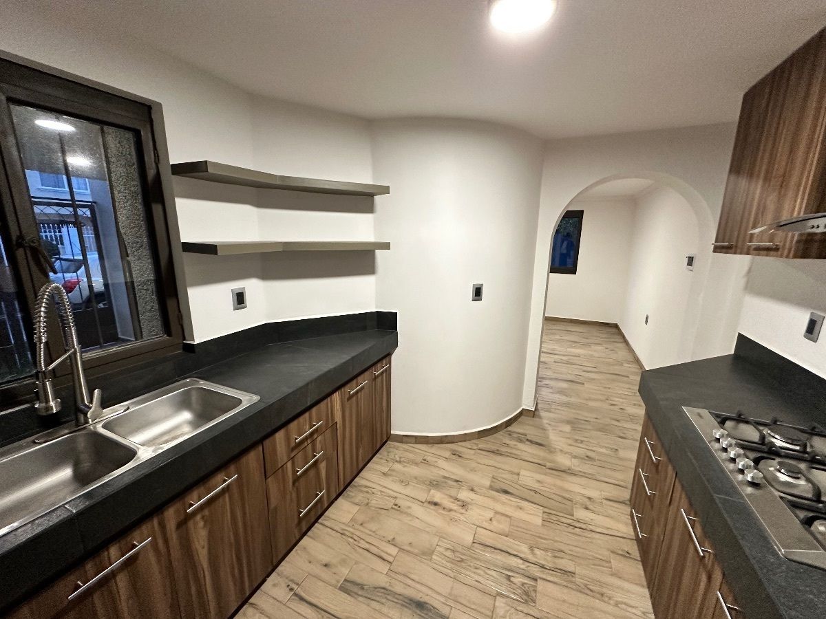 2 of 14: Cocina integral