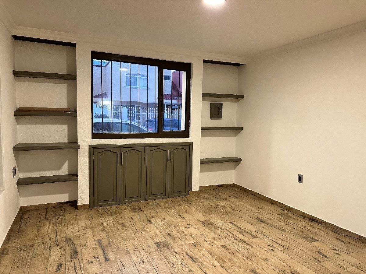 10 of 14: Área de sala