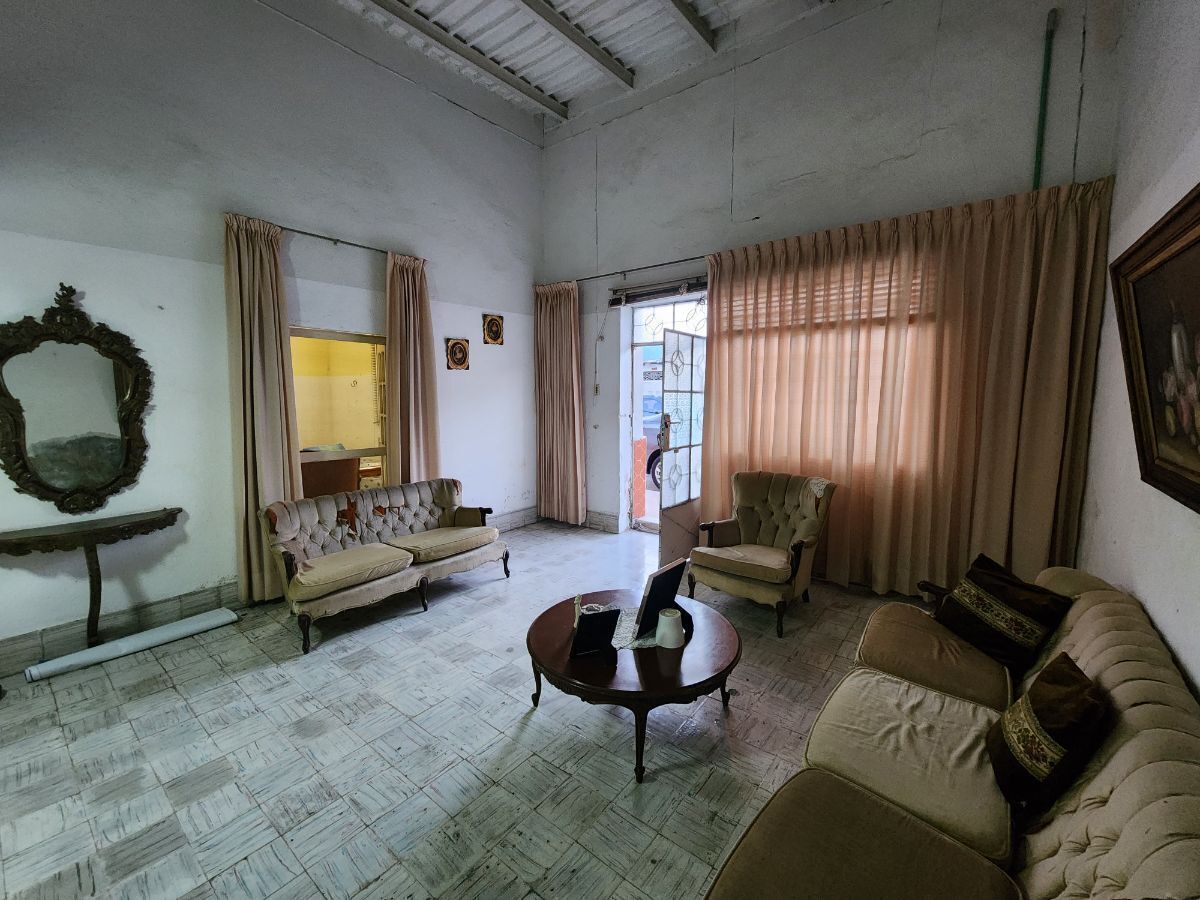 4 of 33: Casa en Venta en Merida